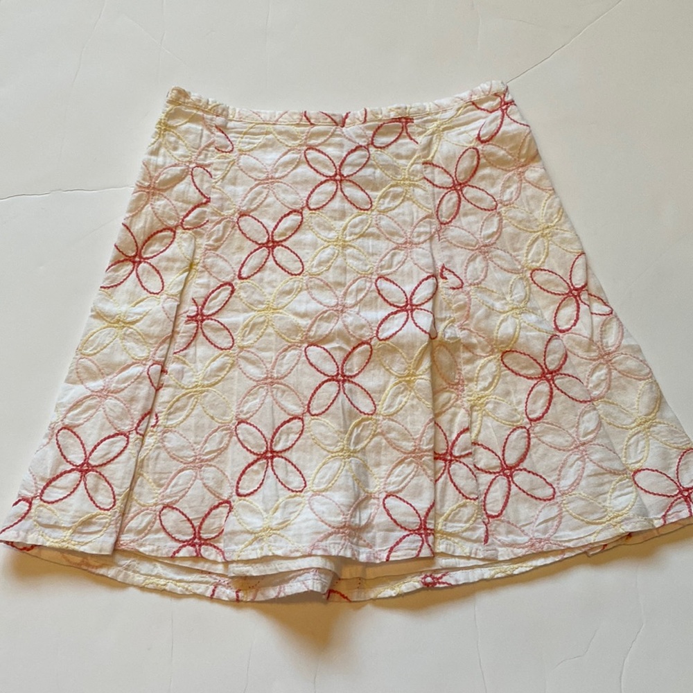 EUC old navy embroidered skirt